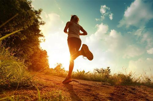 運動小白不用愁，這五招燃脂運動幫你瘦 